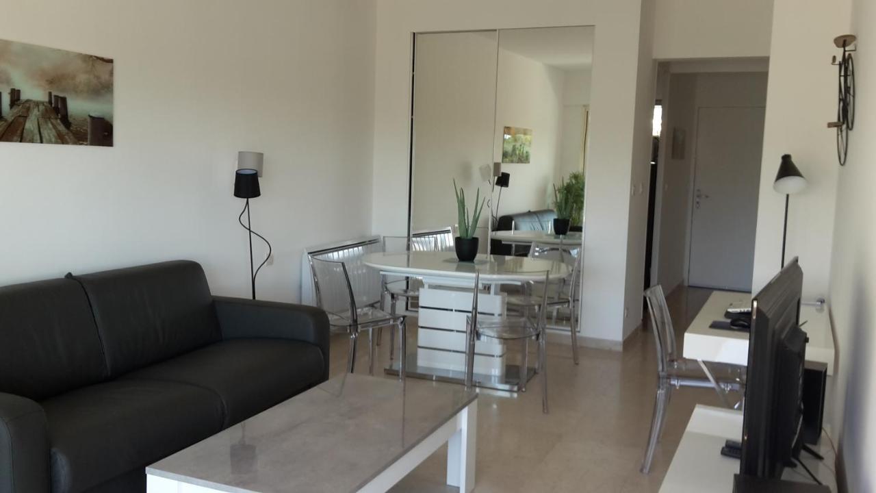 Appartement Bord De Mer Marina Baie Des Anges วิลล์เนิฟ-ลูเบ ภายนอก รูปภาพ